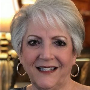 Meet your Posher, Carol